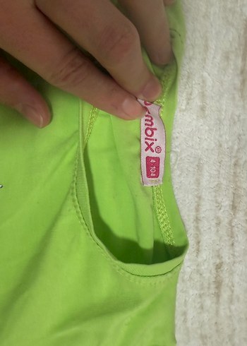 Kız Çocuk Yeşil Payetli Baskılı Tişört - Görsel 2