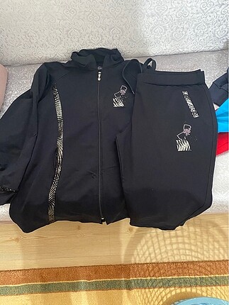 Büyük beden eşofman takımı