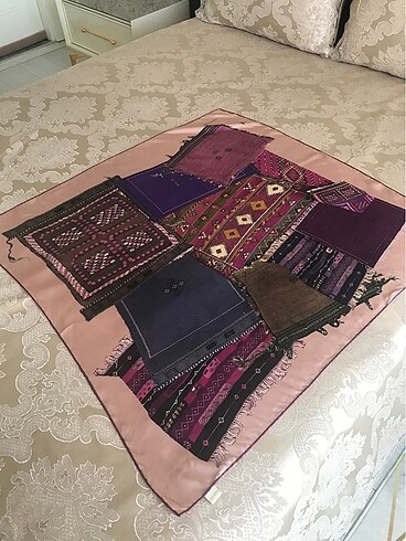 Armine sura ipek eşarp