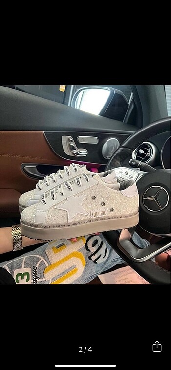 Golden Goose Deluxe Yeni gibi