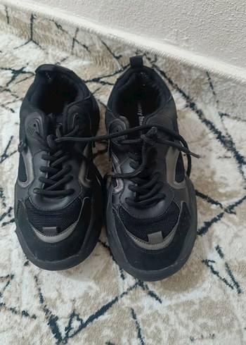 Siyah Bağcıklı Gotik Stiletto Topuklu Spor Ayakkabı - Görsel 2