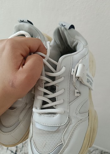 Beyaz Yılan Desenli Bağcıklı Spor Ayakkabı - Görsel 6