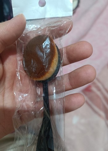 Bej Oval Makyaj Fırçası - Görsel 2