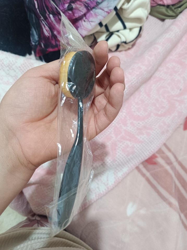 Bej Oval Makyaj Fırçası - Görsel 3