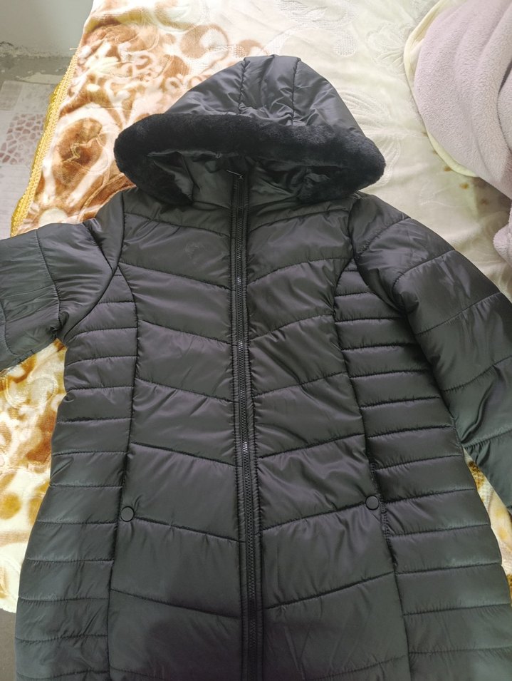 Siyah Kürklü Kadın Kışlık Mont - Görsel 2