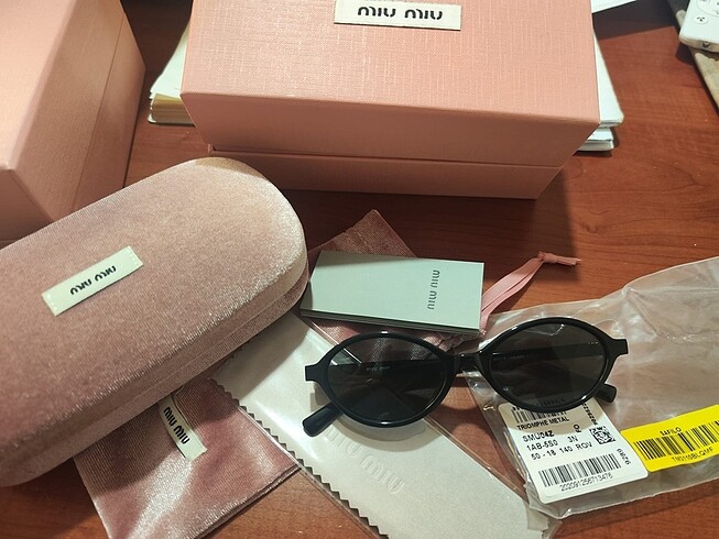 Miu miu güneş gözlüğü