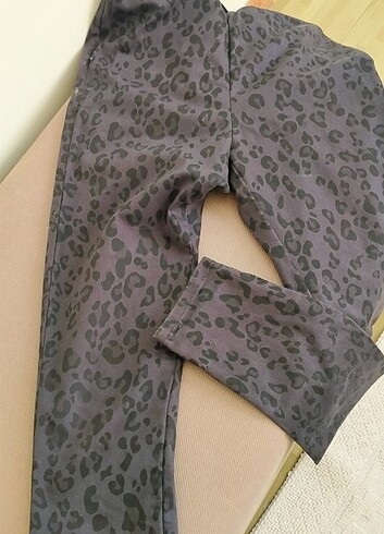 H&M Gri Leopar Desenli Pantolon