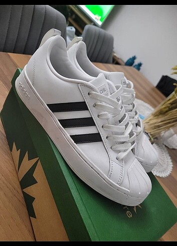 40,5 Beden beyaz Renk Adidas ayakkabi