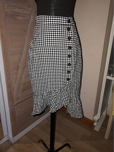 Fırfırlı düğme detaylı etek - Görsel 3