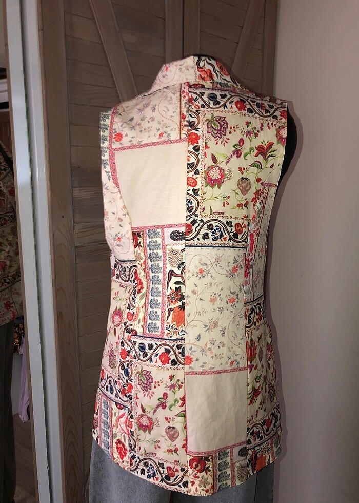 Desenli yelek - Görsel 3