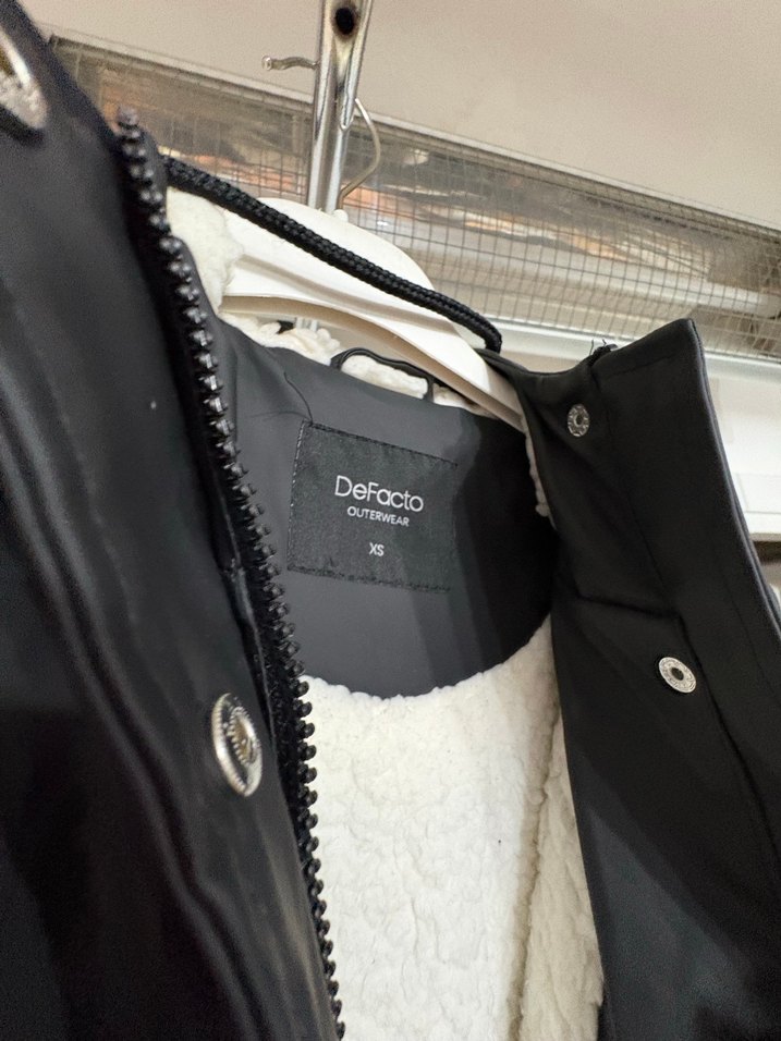 Düğmeli Siyah Midi Kadın Ceket - Görsel 3