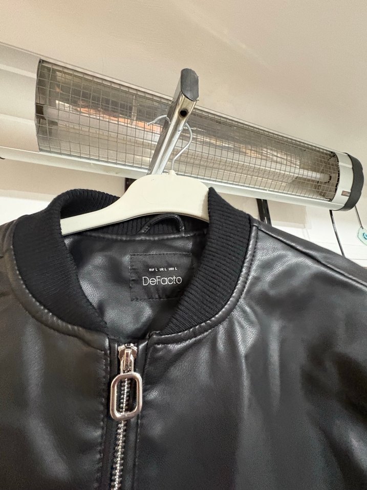 Kemerli Siyah Deri Kadın Ceket - Görsel 3