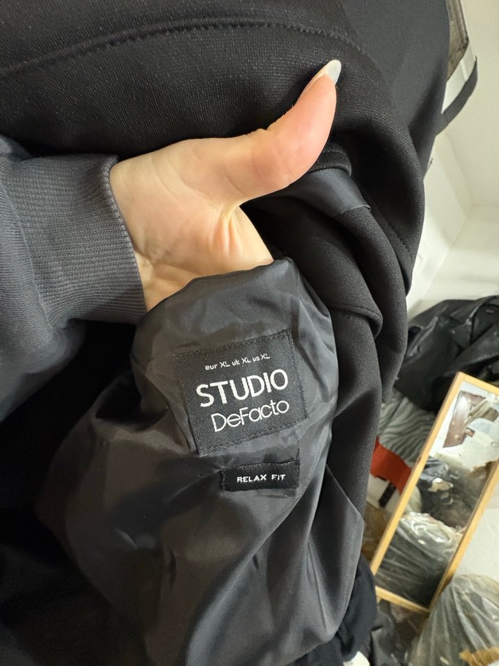 Siyah Düğmeli Erkek Midi Ceket - Görsel 3