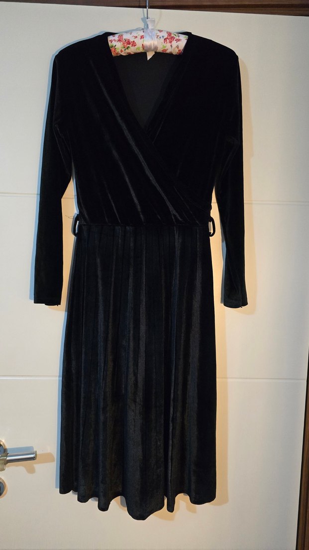 Siyah Kadife midi Pilili Elbise - Görsel 3