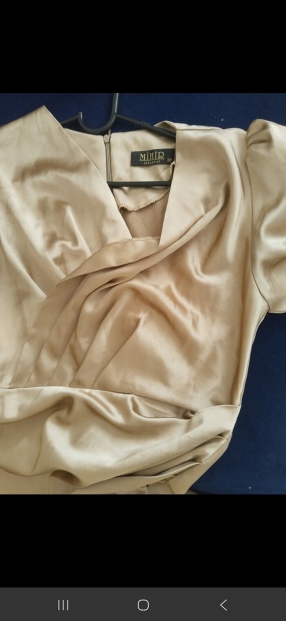 Bej Uzun Kollu Drapeli Saten Elbise - Görsel 3