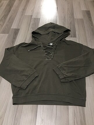 H&M sweat
