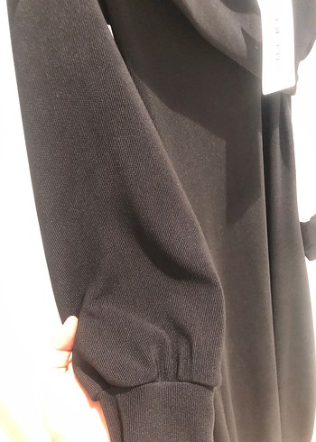 Uzun Siyah Drapeli Elbise - Görsel 3