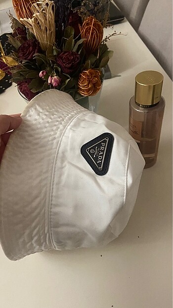  Beden Prada Bucket Şapka