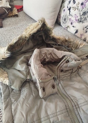 Gri Kapüşonlu Kürklü Kadın Yelek - Görsel 2