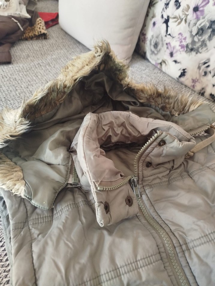 Gri Kapüşonlu Kürklü Kadın Yelek - Görsel 2