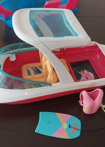 Barbie Su Oyuncağı Tekne Seti