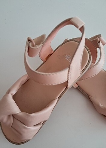 24 Beden H&M sandalet yepyeni