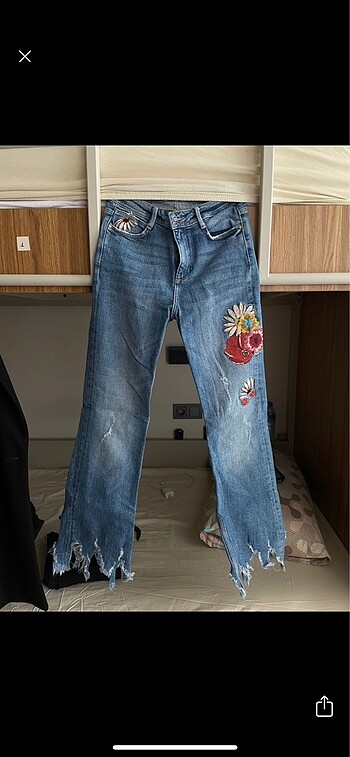 Zara nakışlı jean
