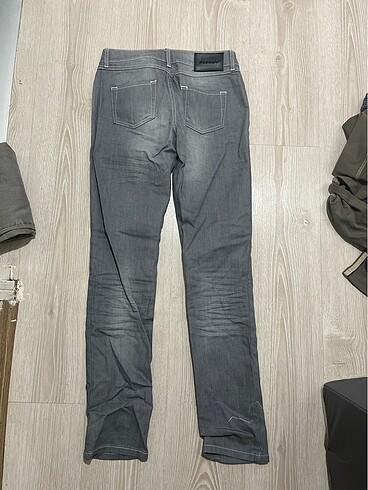 Sisley Gri Jean