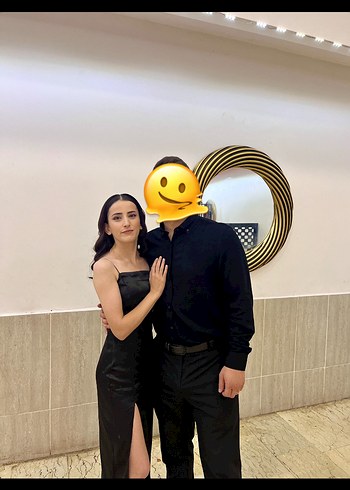Zara Siyah Straplez Midi Elbise Yırtmaçlı