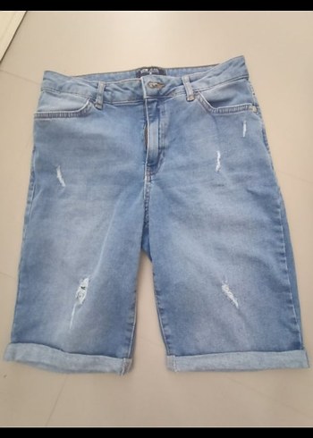 28 Beden mavi Renk Lcwaikiki 28 beden bermuda