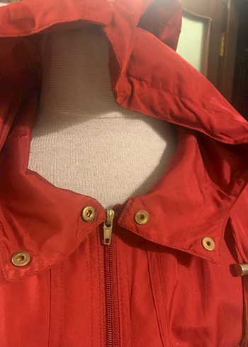 Kırmızı Midi Boy Kadın Yağmurluk - Görsel 4