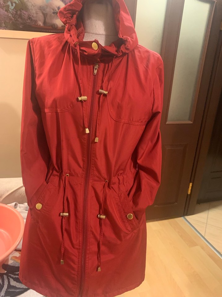 Kırmızı Midi Boy Kadın Yağmurluk - Görsel 2