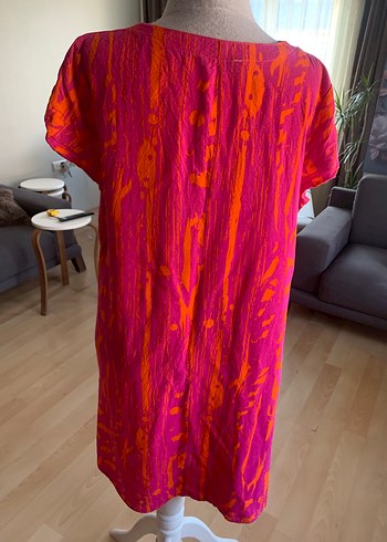 Diğer Pembe Batik Desenli V Yakalı elbise