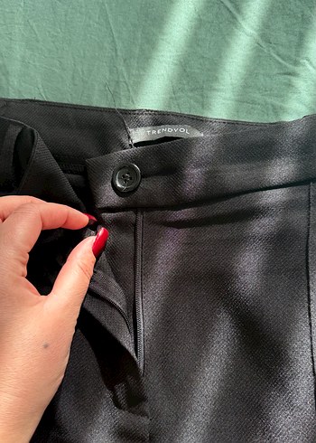 Düğmeli Siyah Kadın Kumaş Pantolon