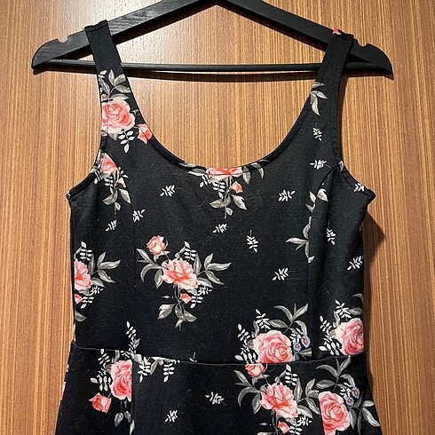 H&M Çiçekli elbise