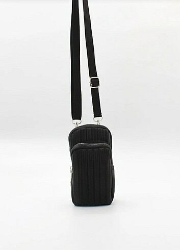 Siyah askılı telefon çantası 