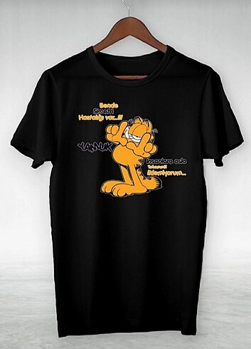 Garfield yazı baskılı tişört 