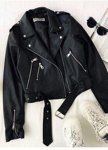 Siyah deri ceket