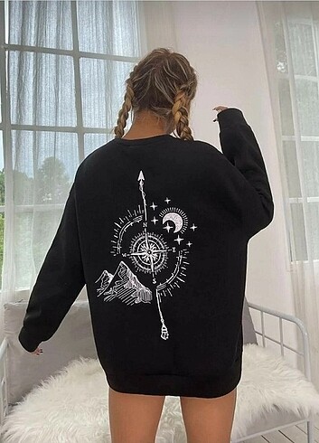 Siyah sırtı baskılı sweatshirt 