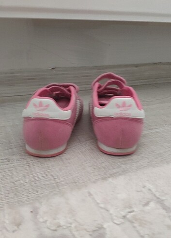 25 Beden pembe Renk Adidas kız çocuk spor ayakkabi