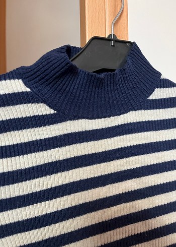 Lacivert Bej Çizgili Boğazlı Triko Kazak - Görsel 2