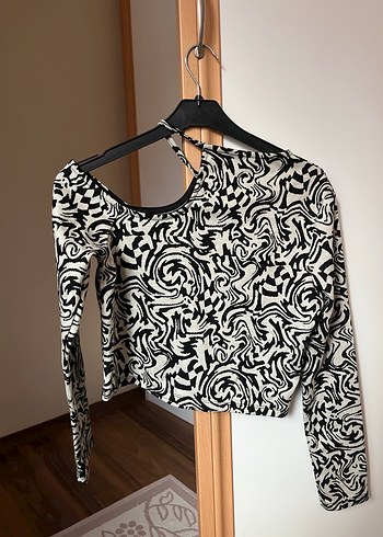 Uzun Kollu Siyah Desenli Mini Bluz - Görsel 3