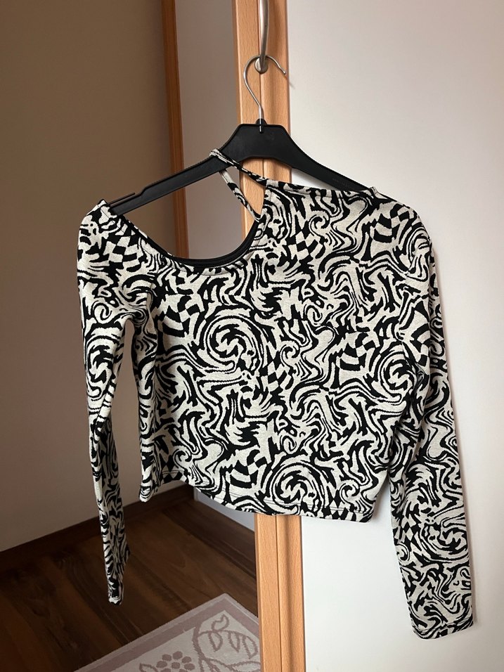 Uzun Kollu Siyah Desenli Mini Bluz - Görsel 3