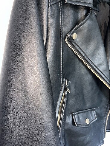 l Beden Pull bear deri ceket