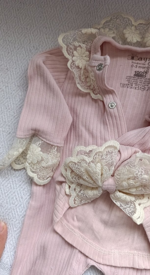 Dantel Detaylı Pembe Bebek Tulum - Görsel 3