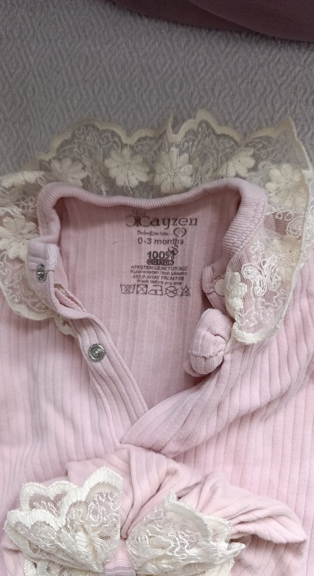 Dantel Detaylı Pembe Bebek Tulum - Görsel 2