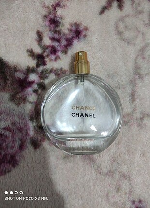 Chanel parfüm şişesi