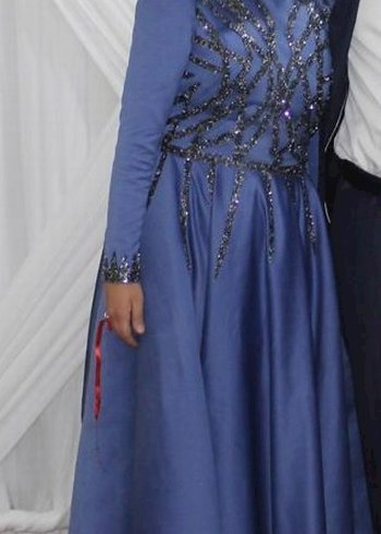 Mavi İşlemeli Uzun Kollu Abiye Elbise - Görsel 2