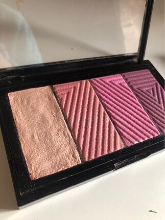 Beden pembe Renk Maybelline master blush