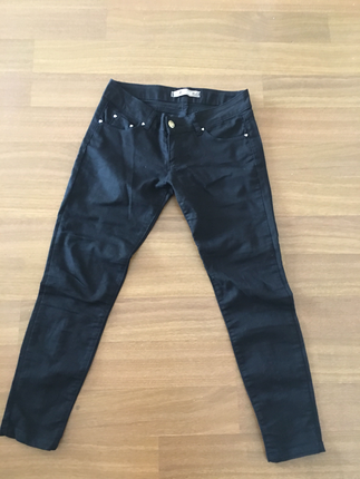 Bershka Tertemiz Siyah Zımbalı Pantalon